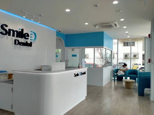 รับออกแบบและตกแต่งร้านค้า ร้านในห้าง โชว์รูม คลินิก และร้านเสริมสวย